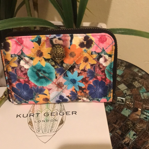 KURT GEIGER Small Zip Around Wallet Nylon Floral OPEN MISCELLANEOUS - Picture 10 of 17